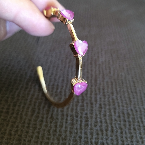 Betsey Johnson Faceted Lilac Heart💜 Hoop Earrings - Picture 5 of 16